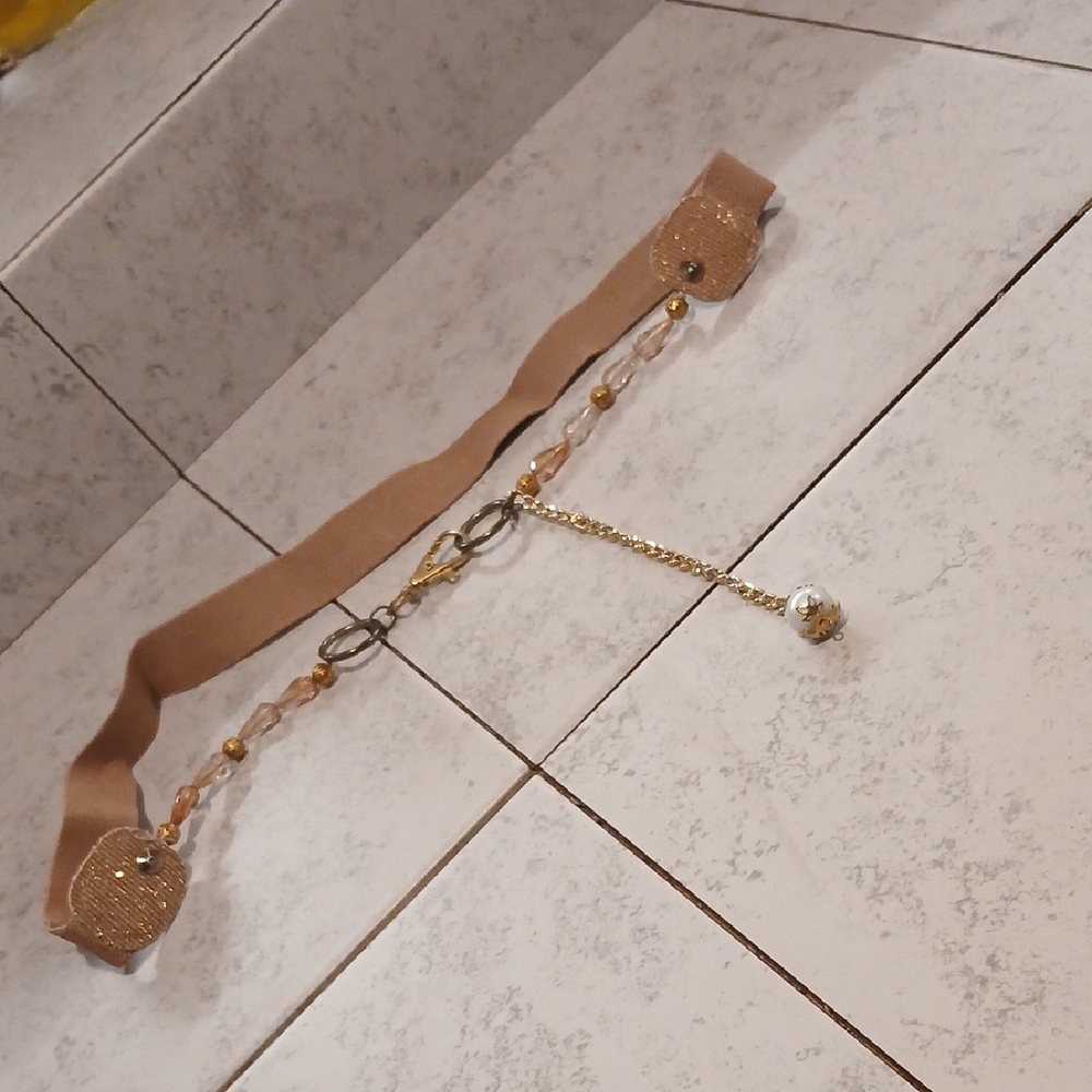 Source Unknown Tan and Gold Chain Accent Belt